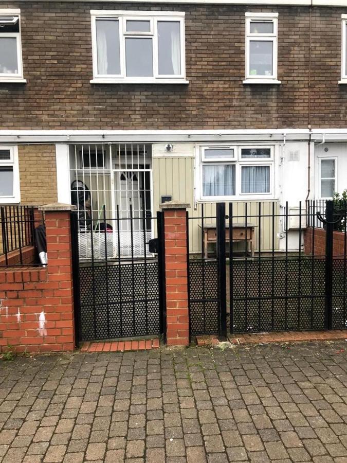 Arbnb Comfy Sleep Guest House Self Catering Private Bedrooms 60 Pound Per Night Per Person London Exteriör bild